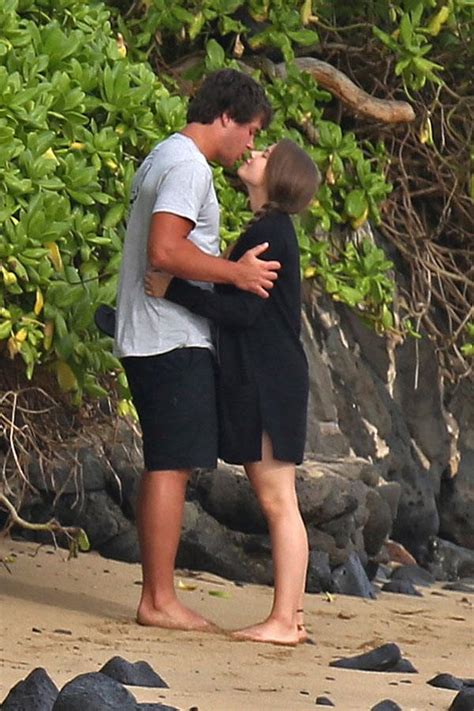 bindi irwin sexy|Bindi Irwin Kisses Boyfriend, Rocks a Bikini on Hawaiian ...